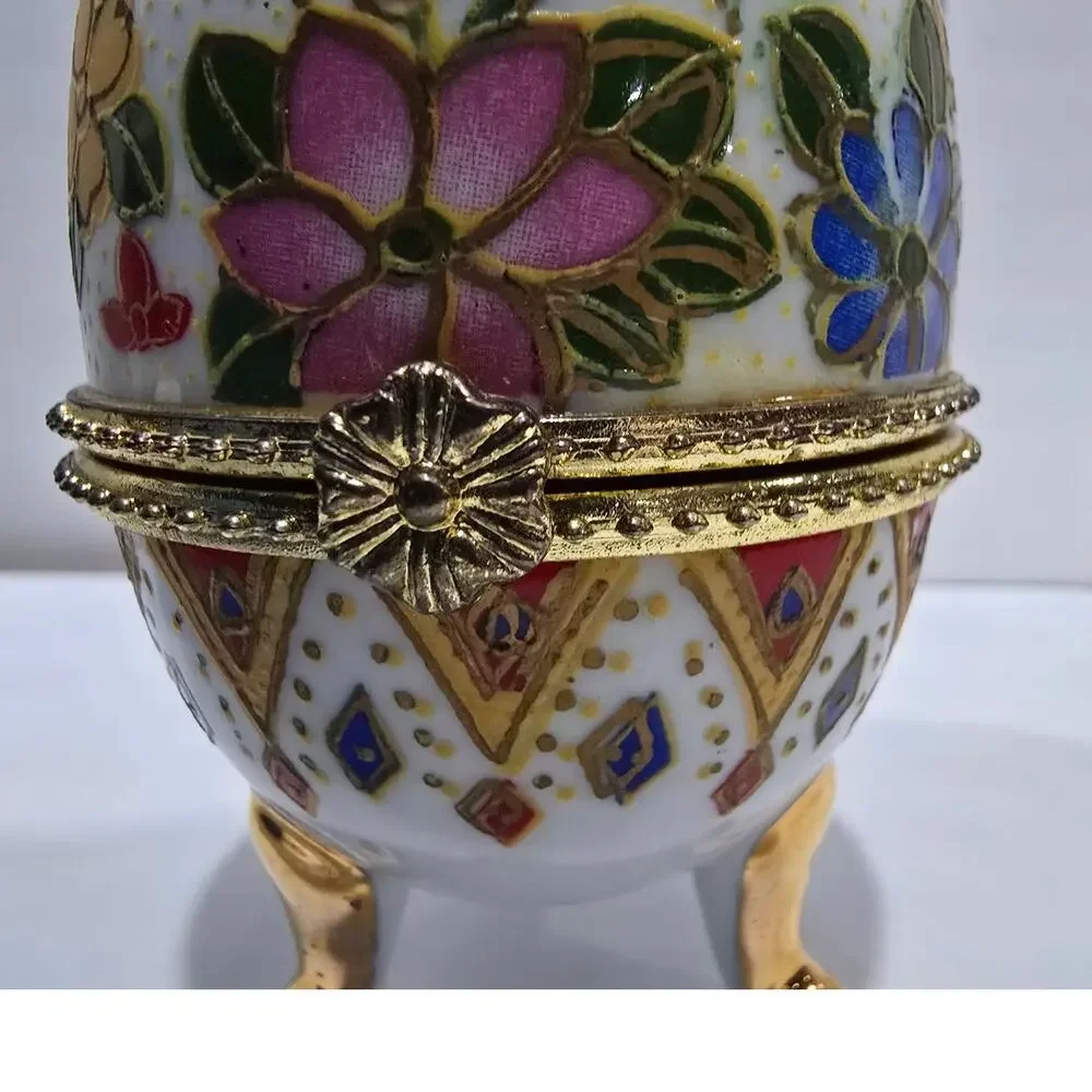 Vintage Hinged Porcelain Egg Trinket Box – Floral, Gold-Tone Band, Three Legs